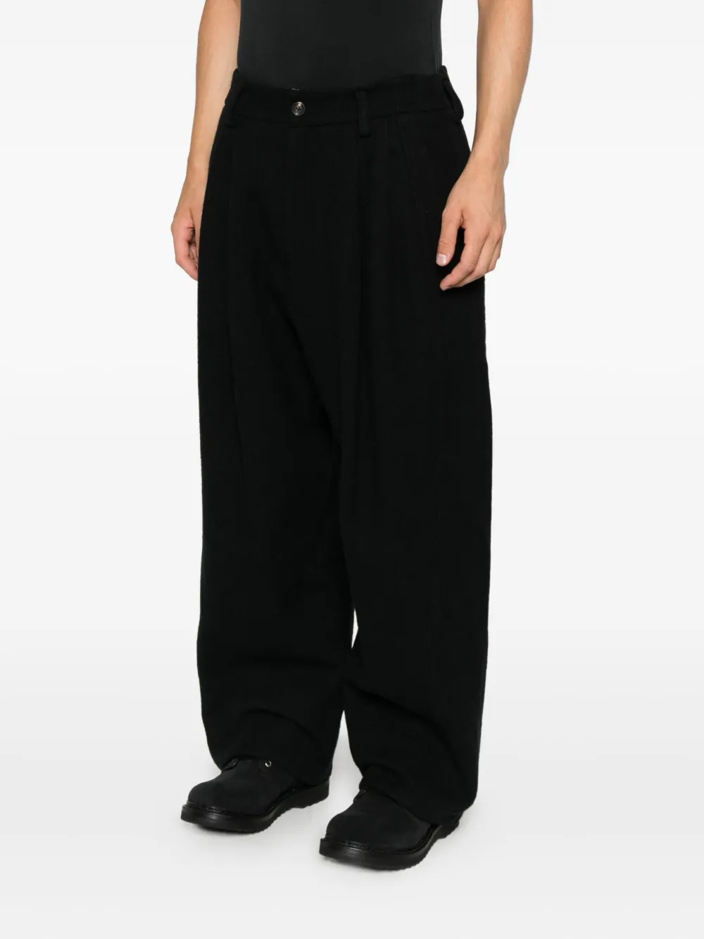 Ziggy Chen Plooibroek met verlaagd kruis Zwart