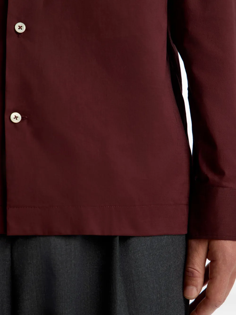 12 STOREEZ Katoenen voile overhemd met knopen Rood