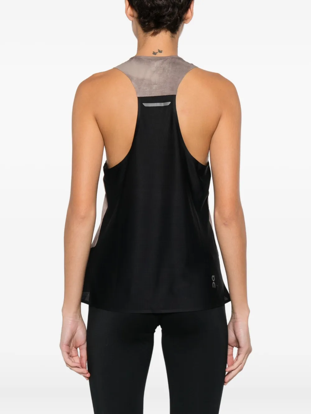 On Running Top met vlakken Beige