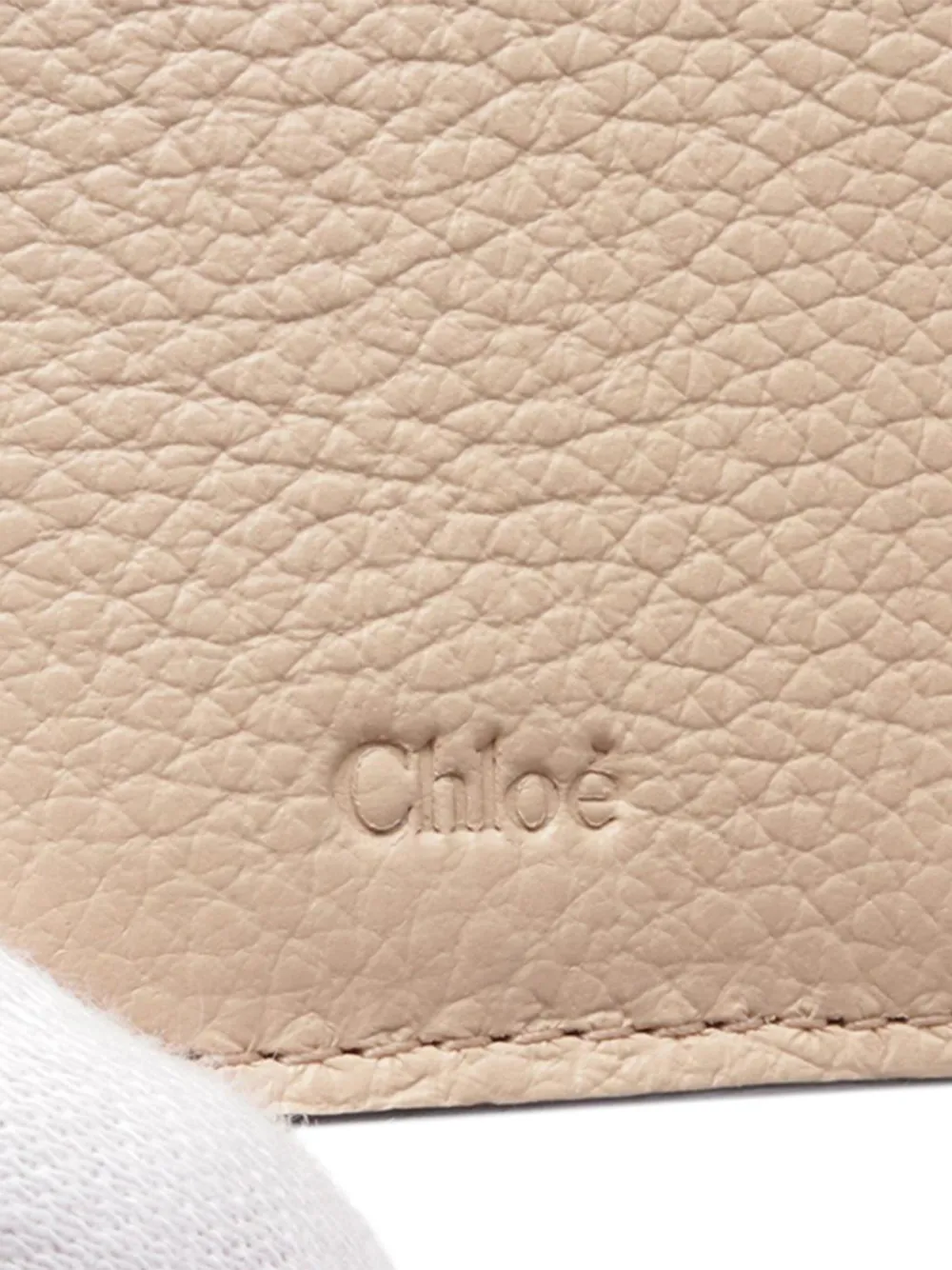 CHLOÉ Pre-owned 2002-2025 Grained Leather Alphabet Bifold Wallet Small Wallets In Pink