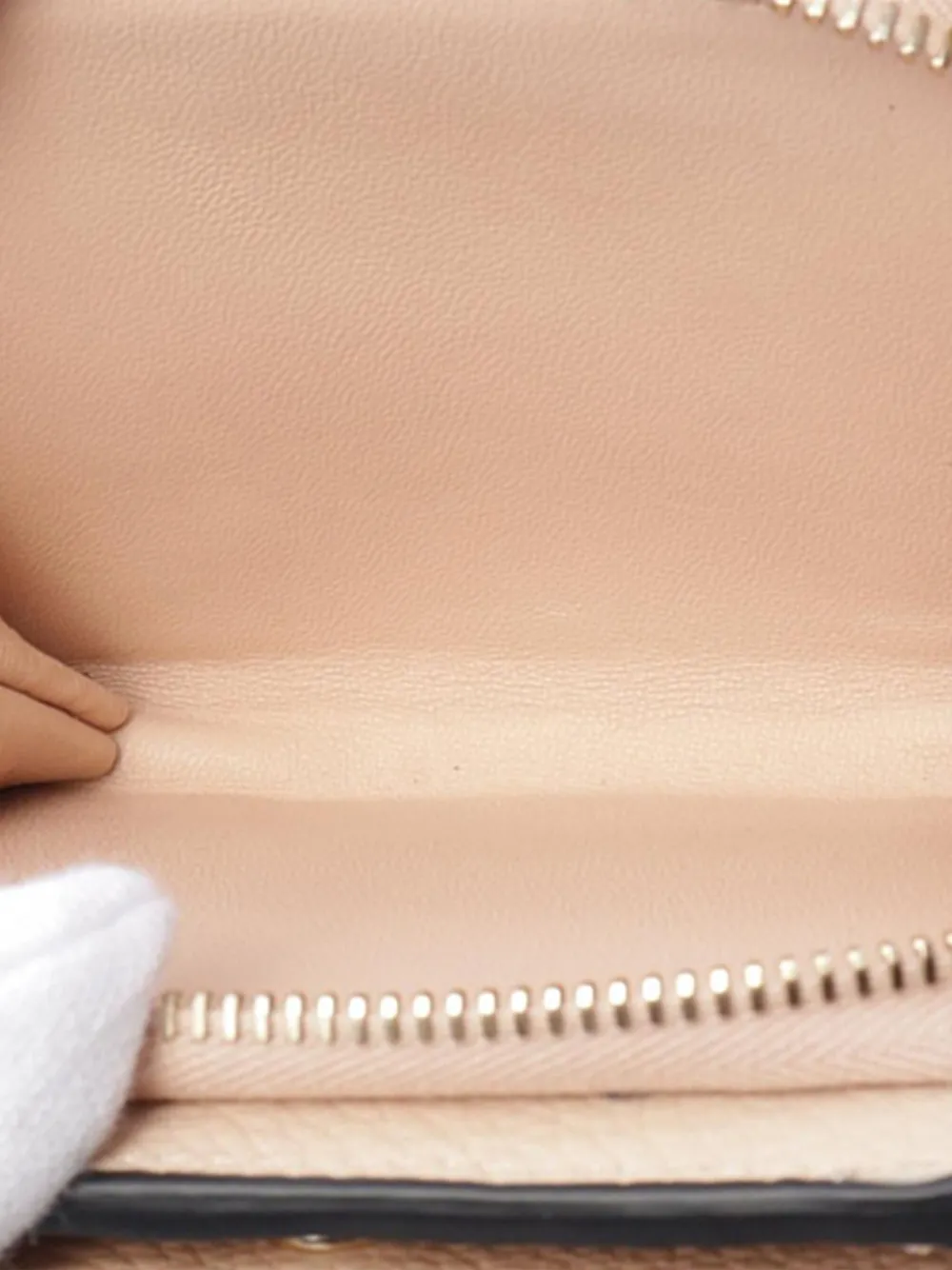 CHLOÉ Pre-owned 2002-2025 Grained Leather Alphabet Bifold Wallet Small Wallets In Pink