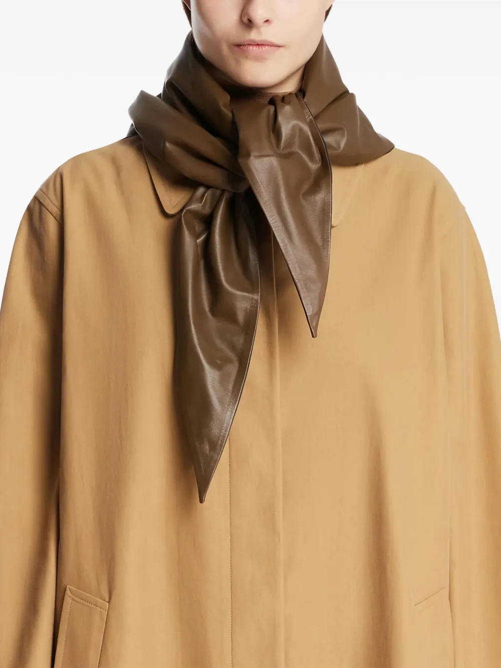 LEMAIRE leather triangle scarf - Bruin