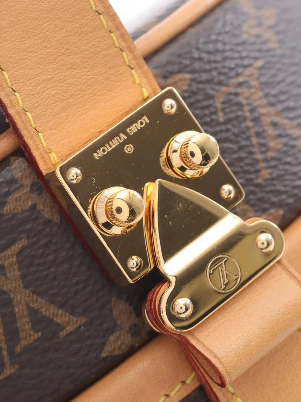 Louis Vuitton Pre-Owned 2021-2025 Monogram Petite Boite Chapeau satchel | Pre-Owned | Image 2