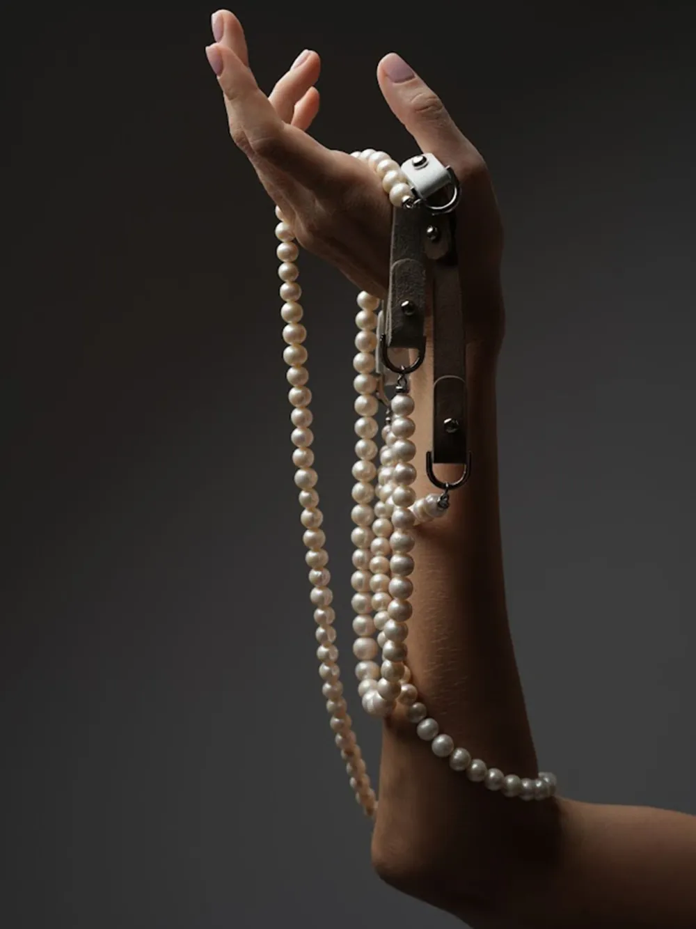 Obsidian Pearl Leather Necklace In Neutral