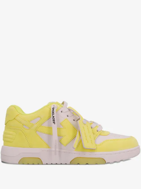 Off-White Sneakers Out of Office con applicazione