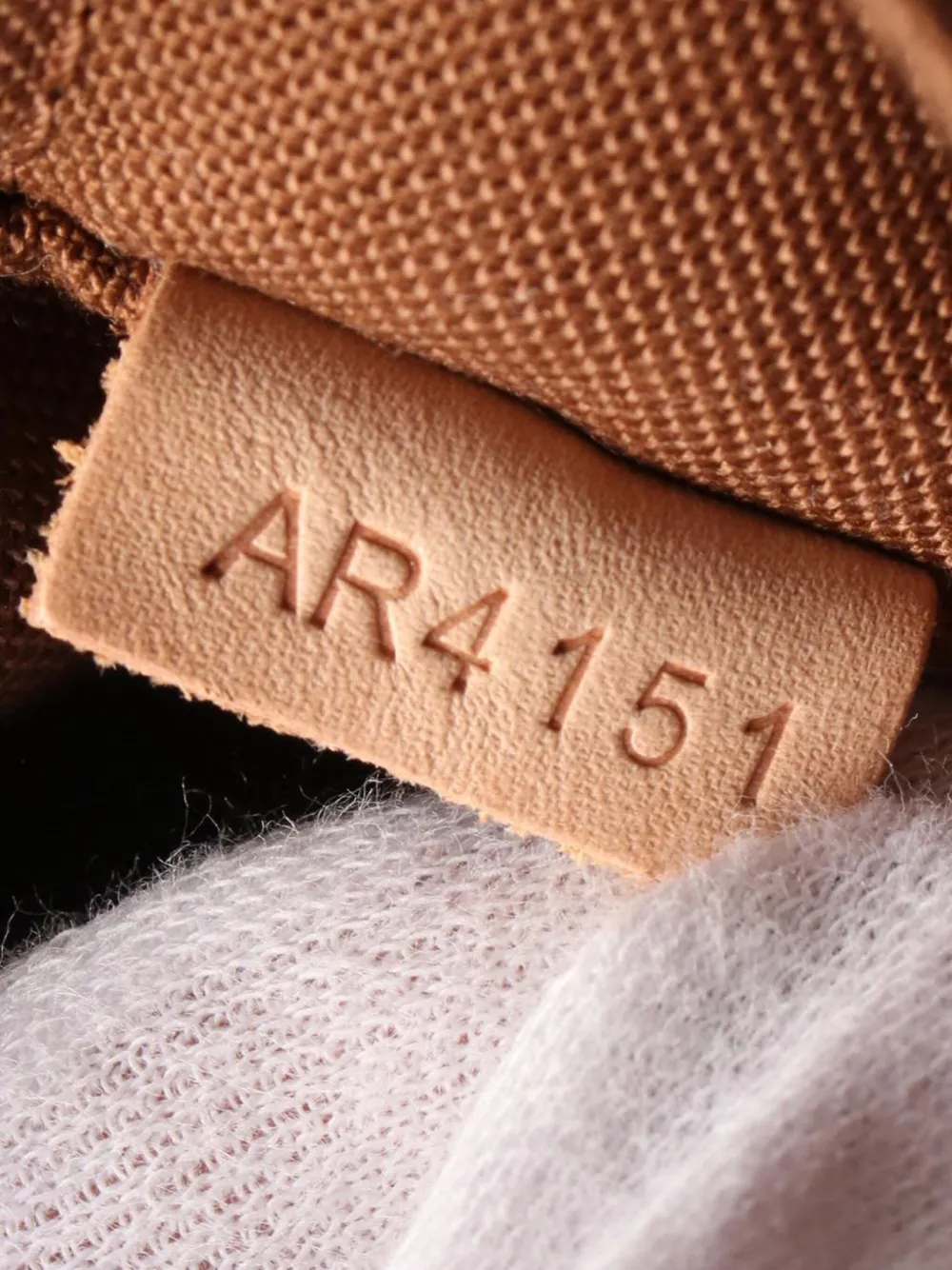 Louis Vuitton Pre-Owned 2011 Monogram Trotteur Beaubourg crossbody bag | Pre-Owned | Image 2