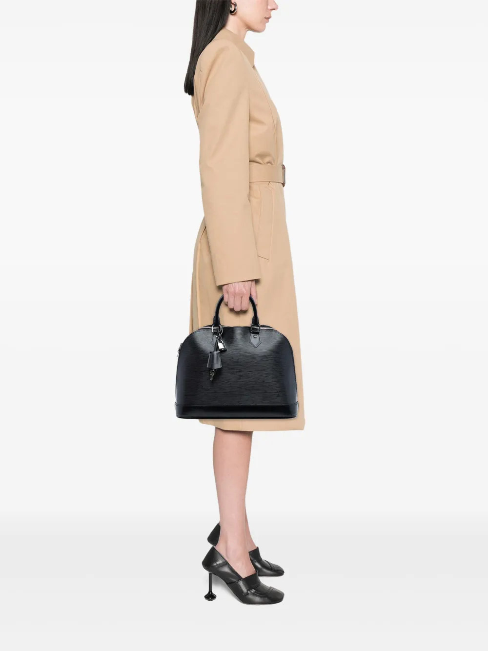 Pre-owned Louis Vuitton 2014 Epi Alma Mm Handbag In Black