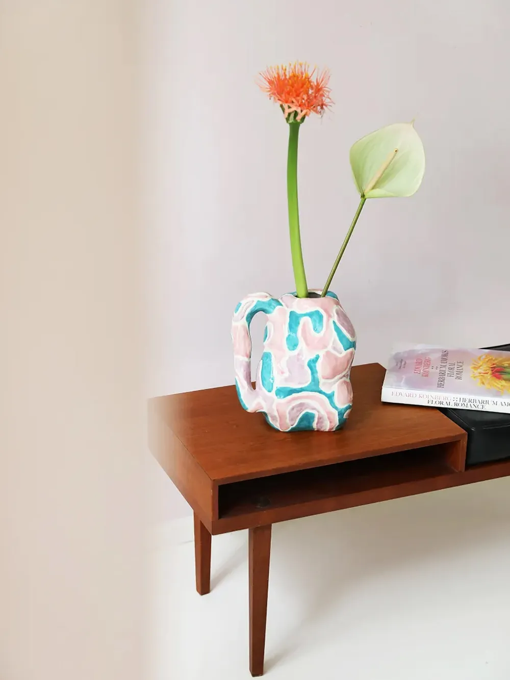 &k Amsterdam medium pattern Jug vase (24cm x 22cm) | Vases | Image 2