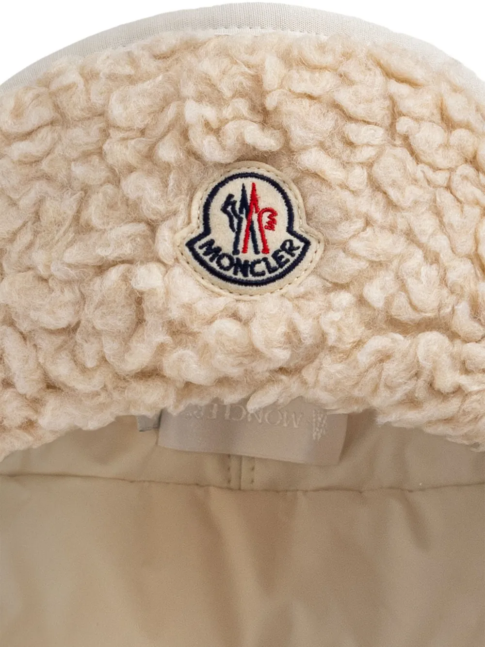 Moncler Omkeerbare hoed met logopatch en striksluiting Beige