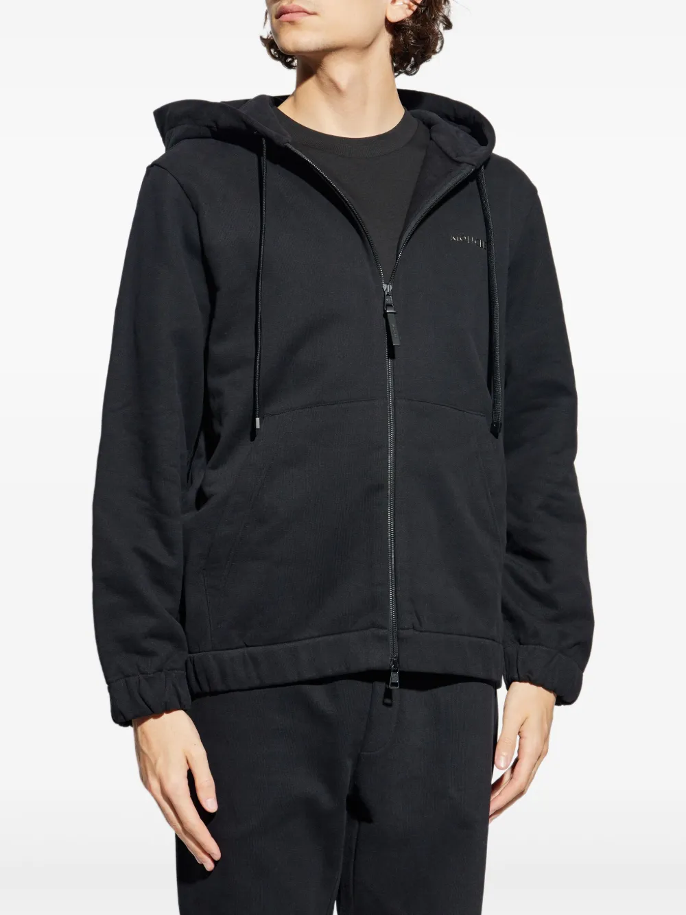 Moncler Hoodie met leren logo en rits Zwart