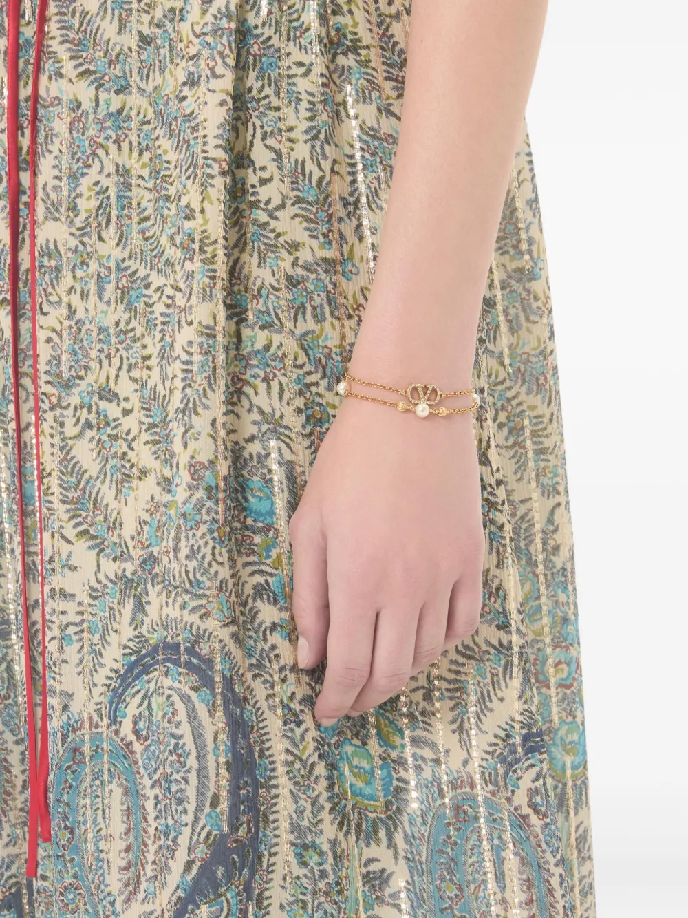 Valentino Garavani Armband met parel en V-logo - Goud