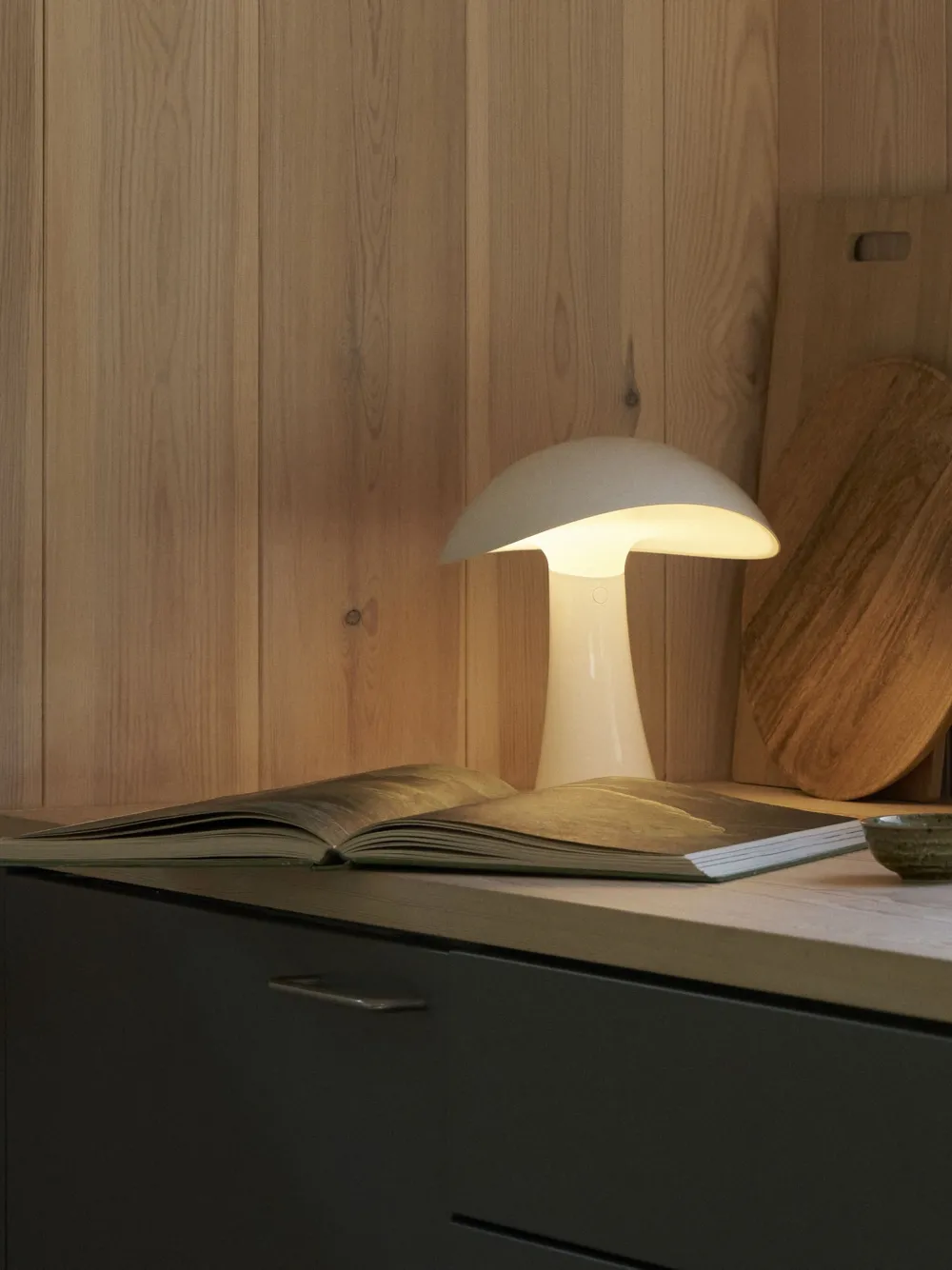 Louis Poulsen Rumee 220 Led Portable Lamp (24cm X 22cm) In White