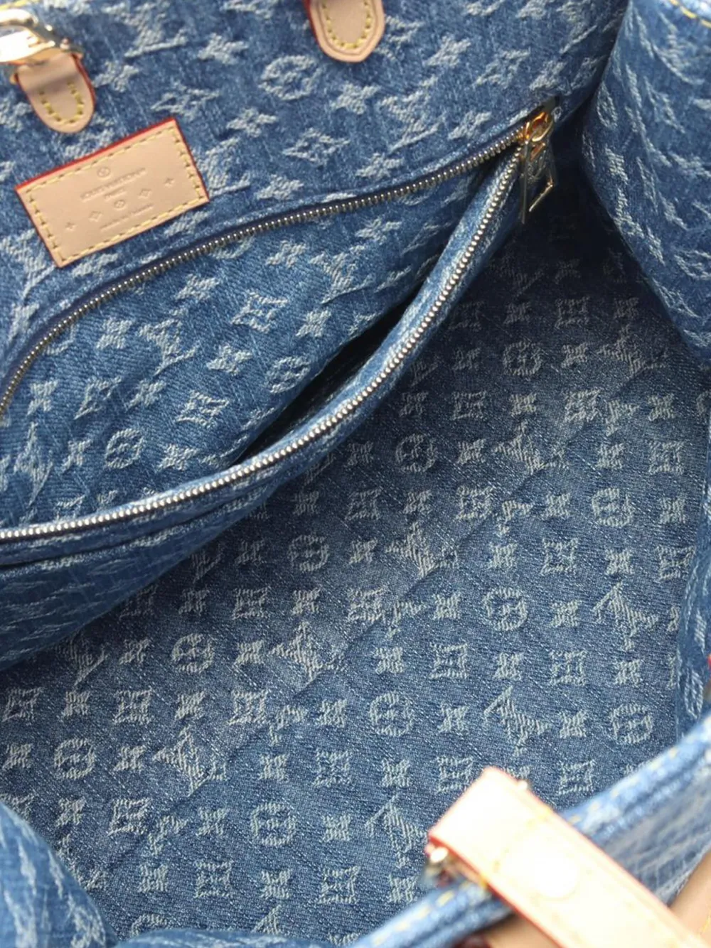 Pre-owned Louis Vuitton 2021-2025 Monogram Denim Onthego Mm Satchel In Blue