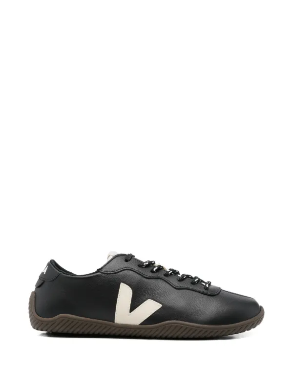 VEJA Jitsu ロゴパッチ スニーカー | ブラック | FARFETCH JP