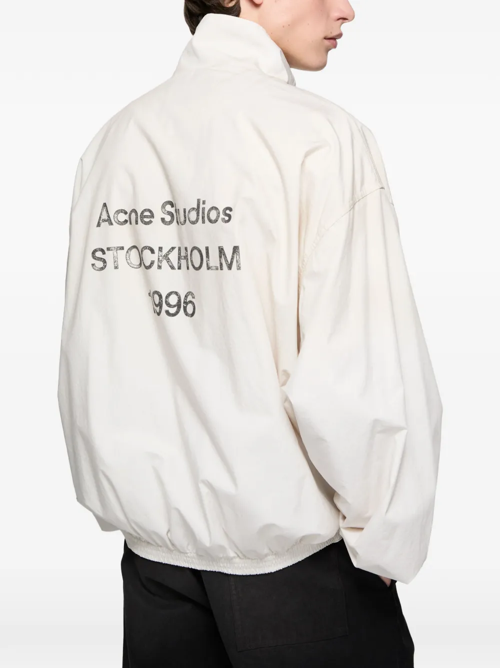 Acne Studios ロゴ ボンバージャケット | ホワイト | FARFETCH JP
