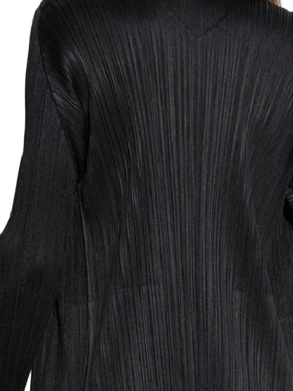 Issey Miyake Long-slevees Pleated Coat In Black