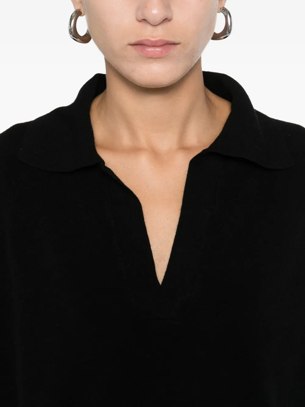 Solotre V-neck Sweater In Black