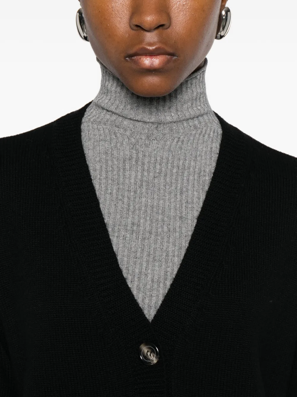 Solotre V-neck Ribbed-trim Cardigan In Black