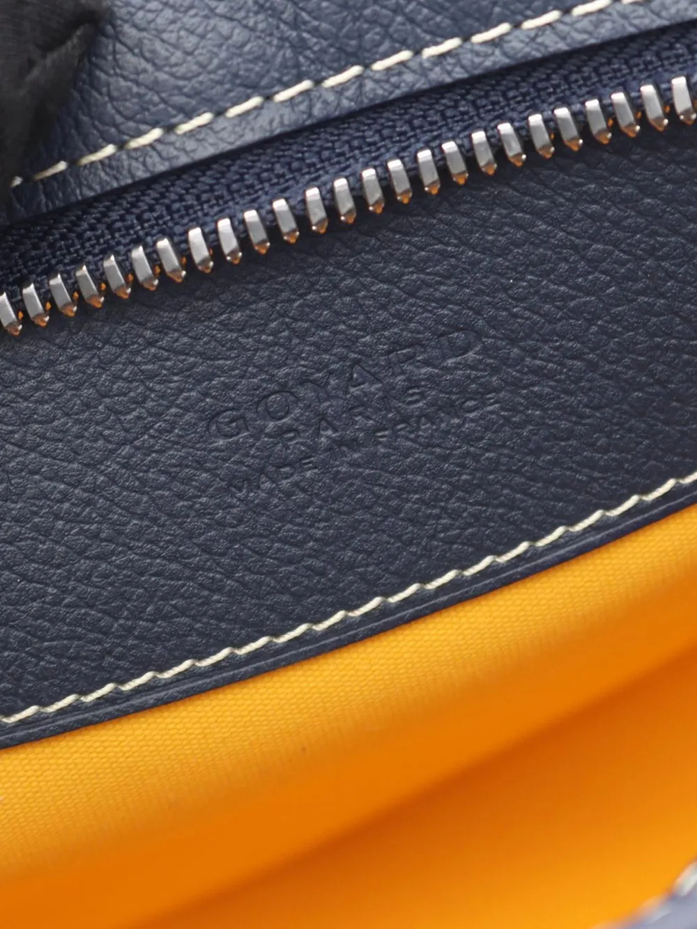 Pre-owned Goyard 2010-2025 Ine Hirondelle Crossbody Bag In Blue