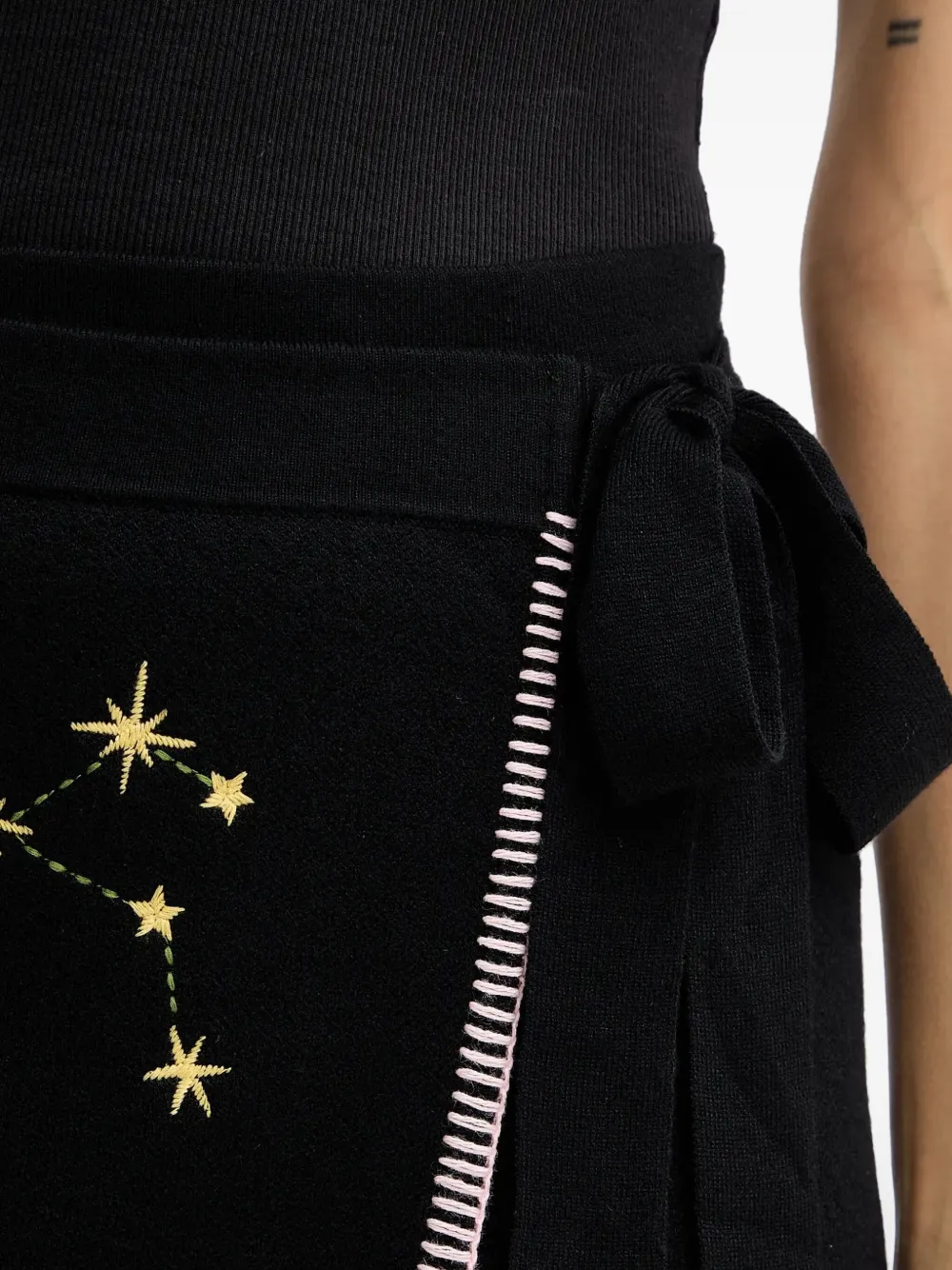 NEVER FULLY DRESSED Mini-rok met borduurwerk en strik Zwart