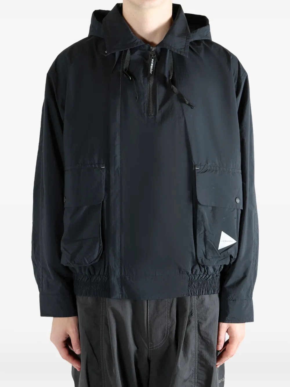 and Wander chamarra con capucha y bolsillos con solapa | Chamarras con capucha | Image 2