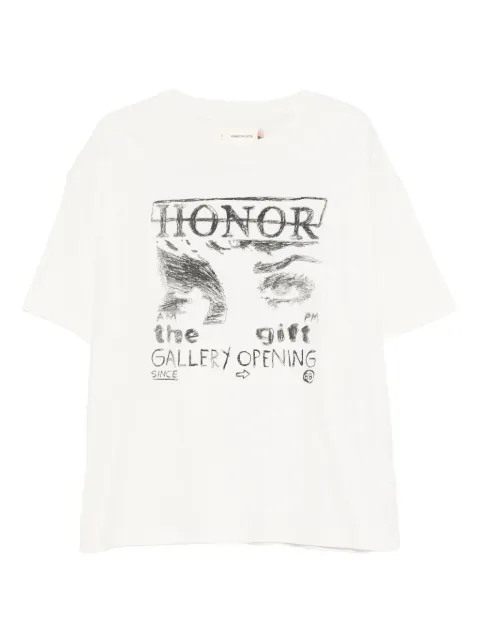 Honor The Gift playera con estampado gráfico