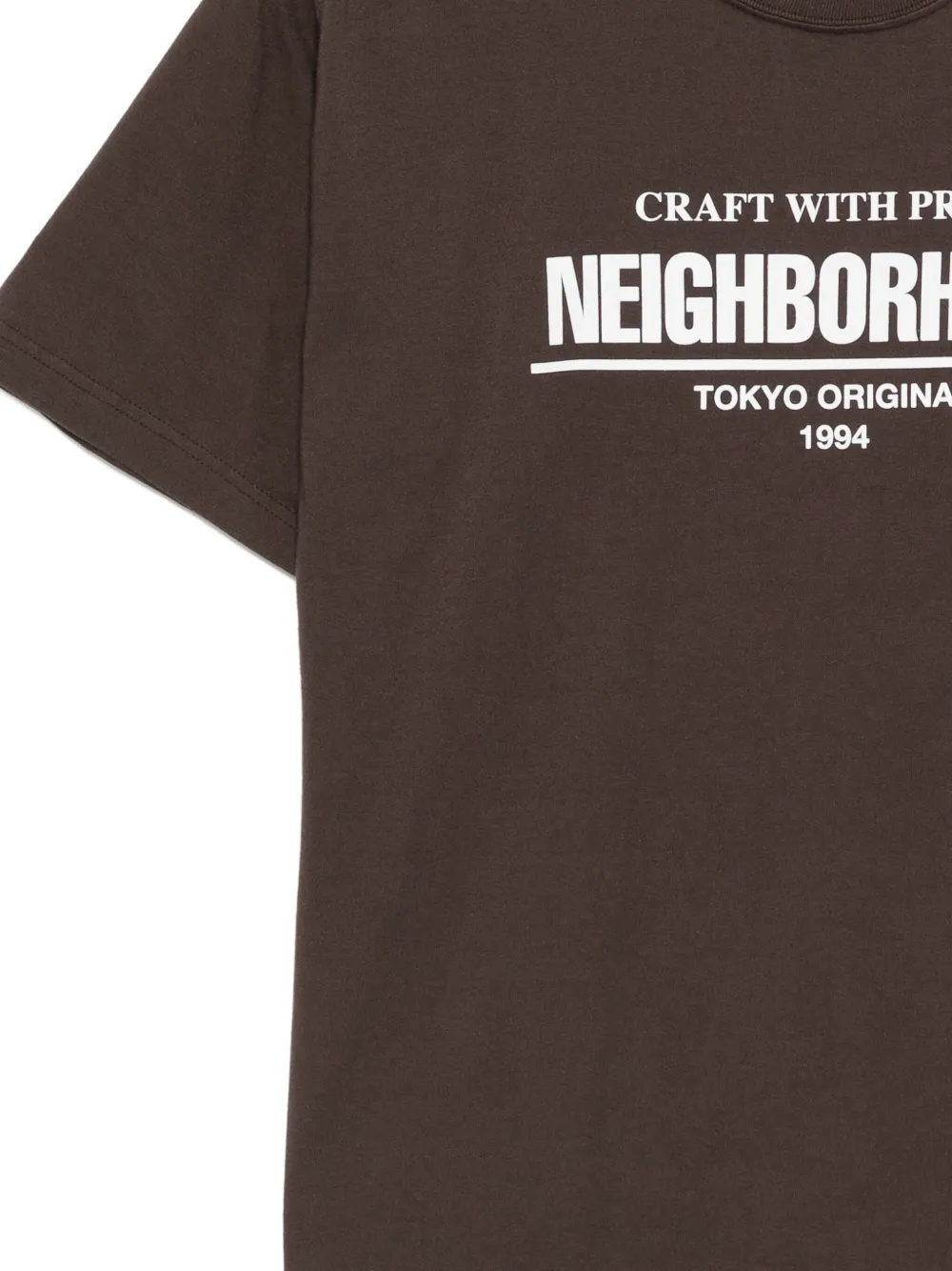 Neighborhood T-shirt met print Bruin