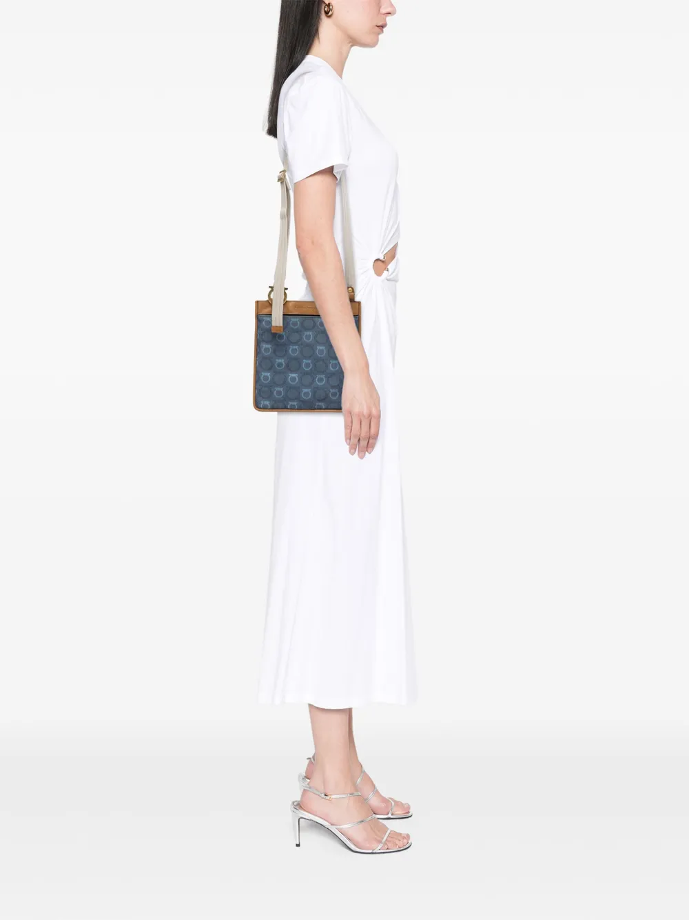 Ferragamo Pre-Owned 2010-2025 Gancini Canvas crossbody bag | Pre-Owned | Image 2