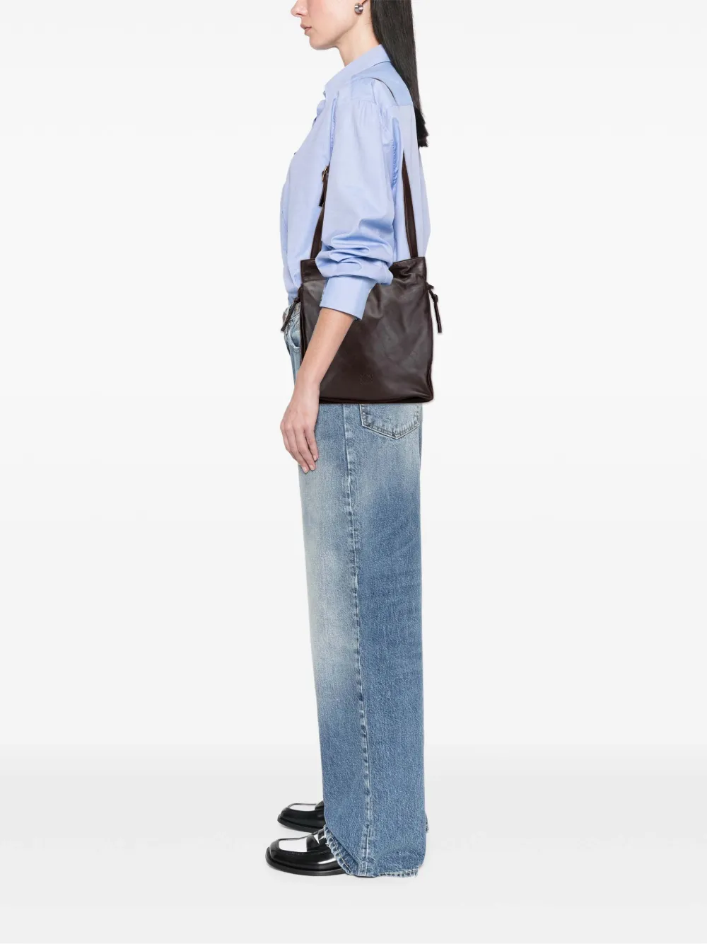 Loewe Pre-Owned 2000-2025 Nappa Flamenco Drawstring crossbody bag | Pre-Owned | Image 2