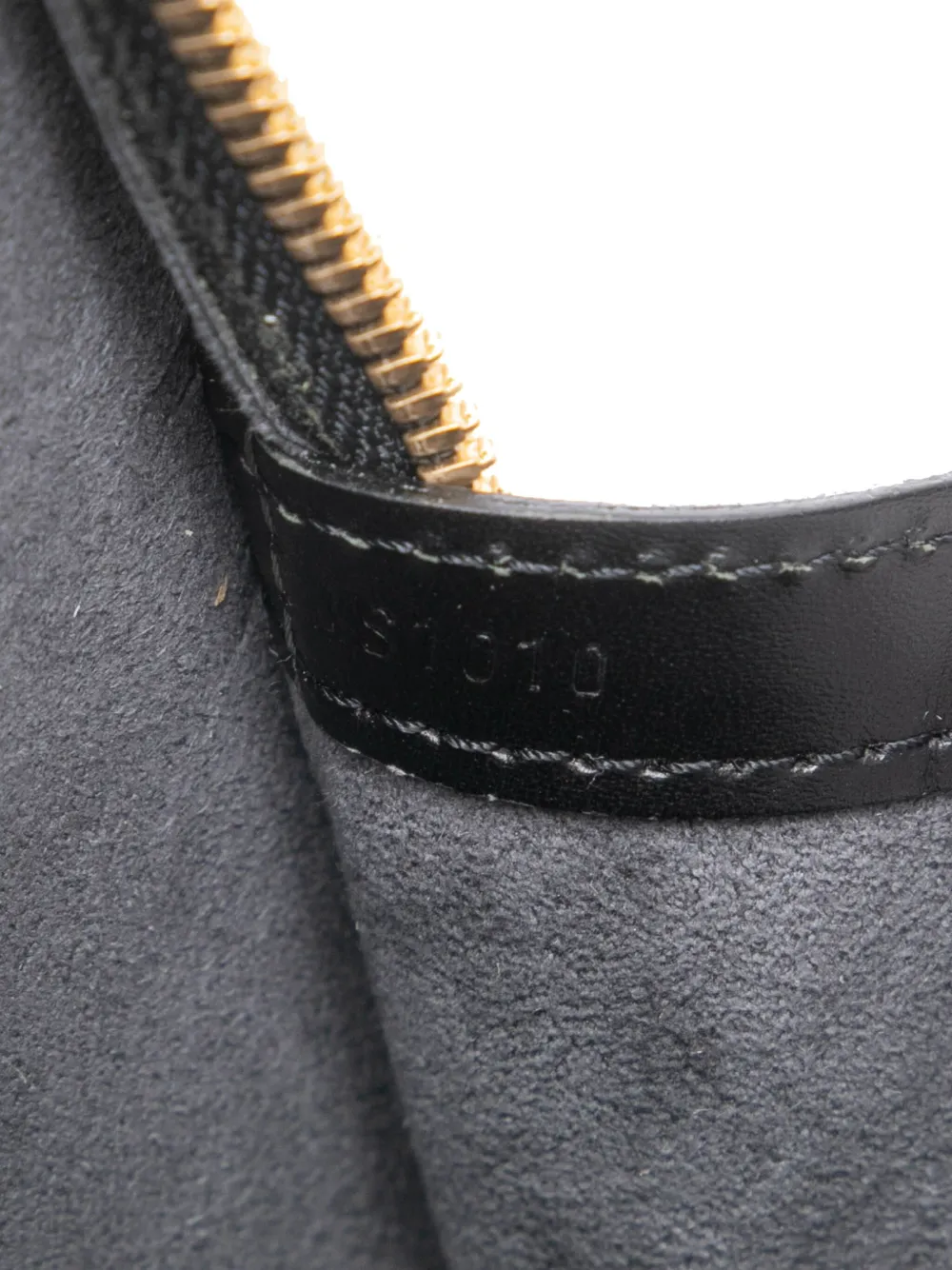 Pre-owned Louis Vuitton 2000 Epi Lussac Shoulder Bag In Black