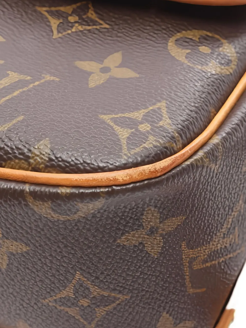 Pre-owned Louis Vuitton 2005 Sologne Monogram Shoulder Bag In Brown