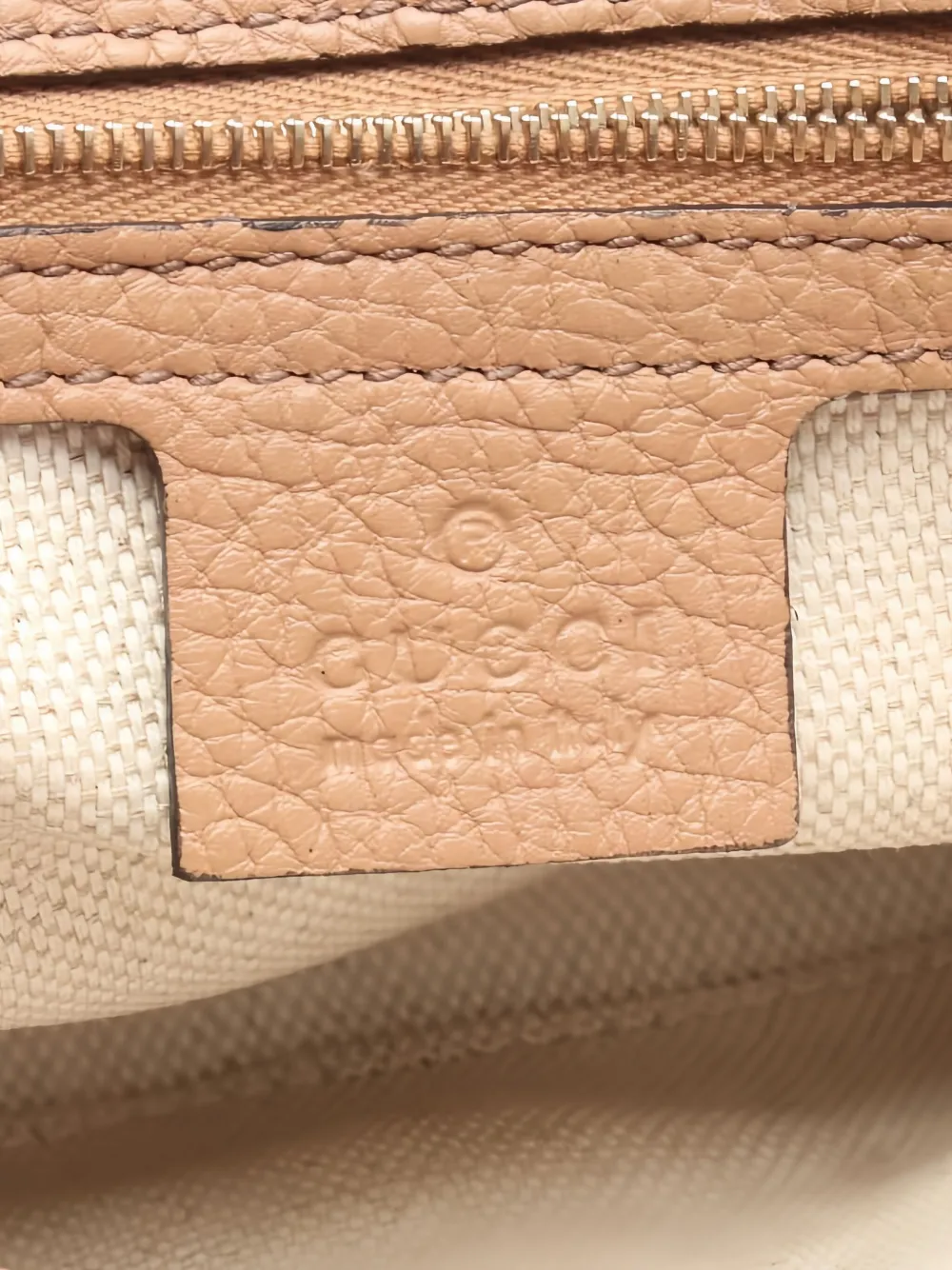 Pre-owned Gucci 2010s Soho Interlocking-g Chain Shoulder Bag In Neutral