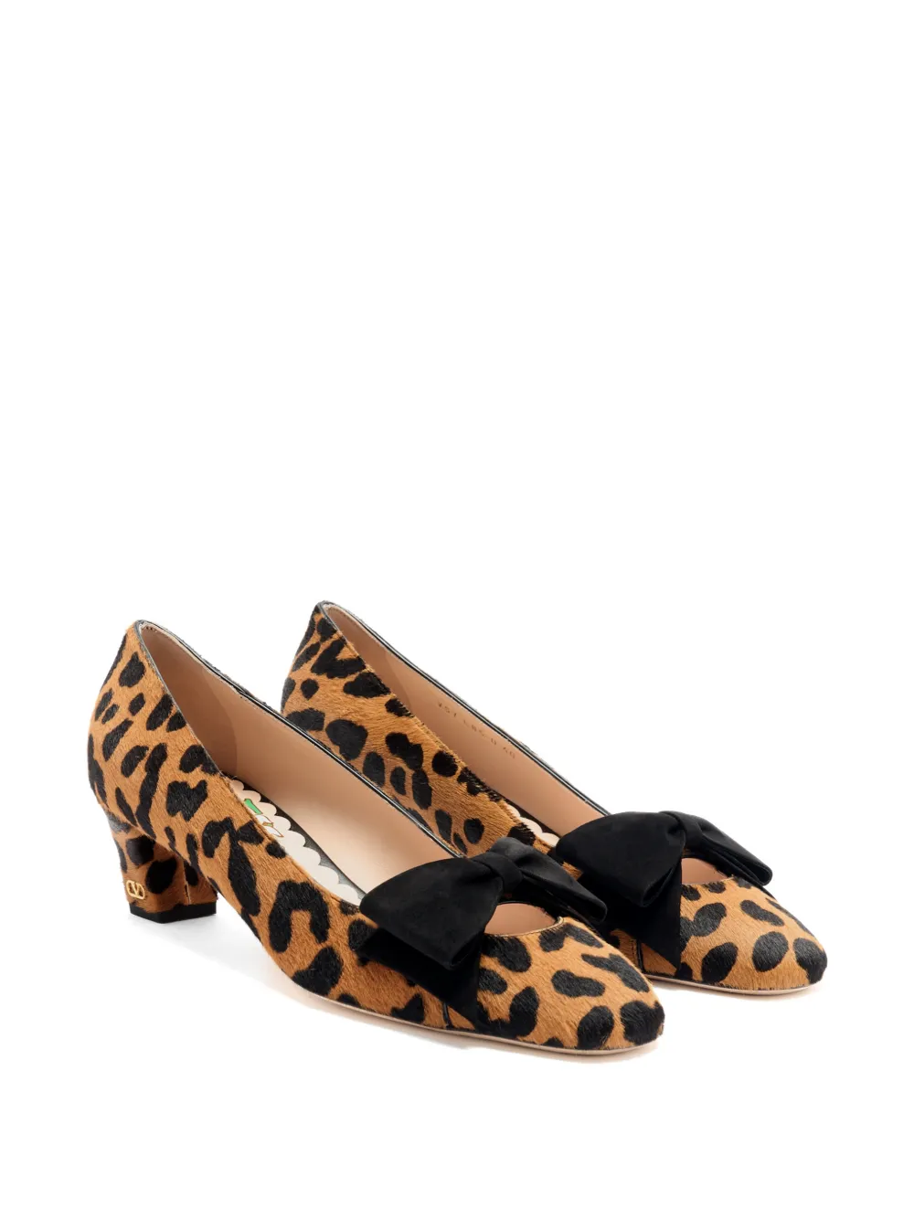 Valentino Garavani Pumps met luipaardprint en suède afwerking Beige