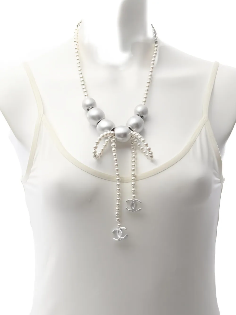 Pre-owned Chanel 1986-1988 Cc Necklace In White
