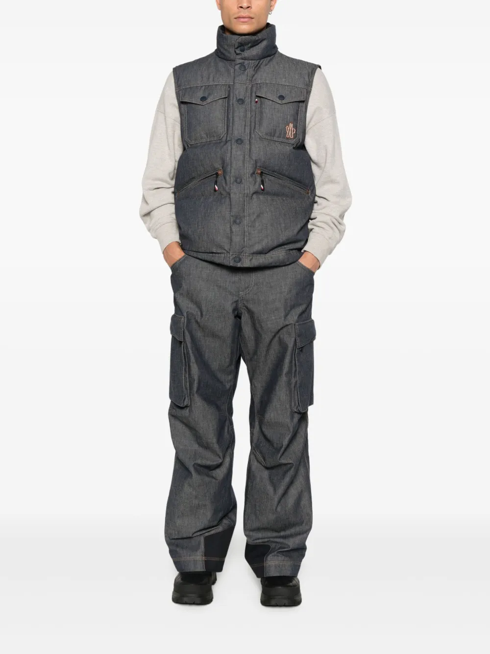 Moncler Grenoble Wattierte Weste mit Brusttasche | Westen & Gilets | Image 2