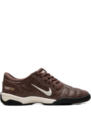 Nike Shox R4 スニーカー | ブラウン | FARFETCH JP