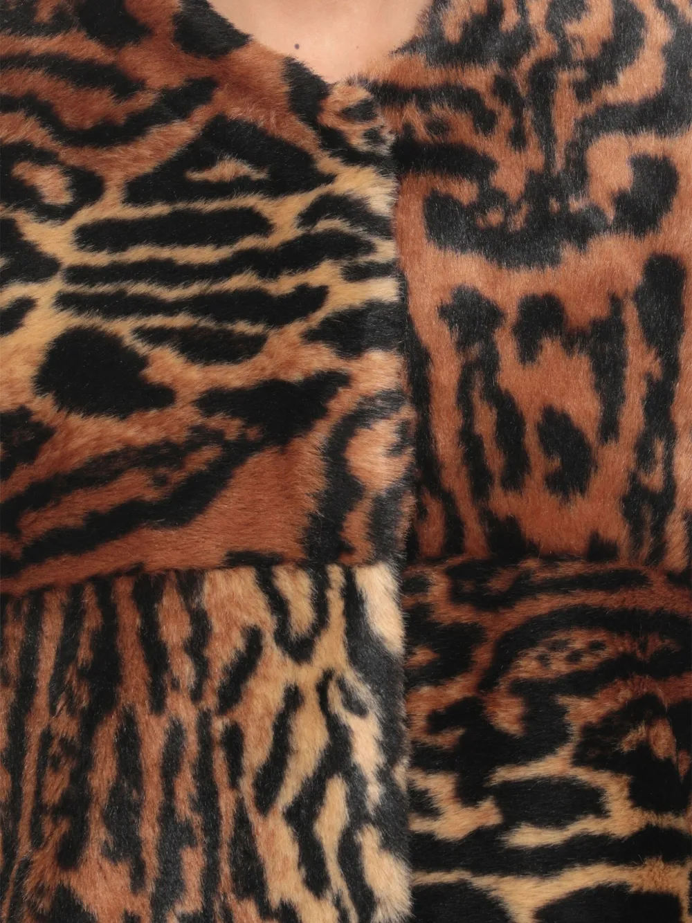 STAND STUDIO Hilma jas Bruin