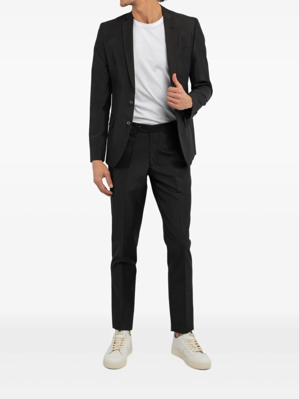 Reveres 1949 narrow-lapels buttoned suit | Black | Image 1