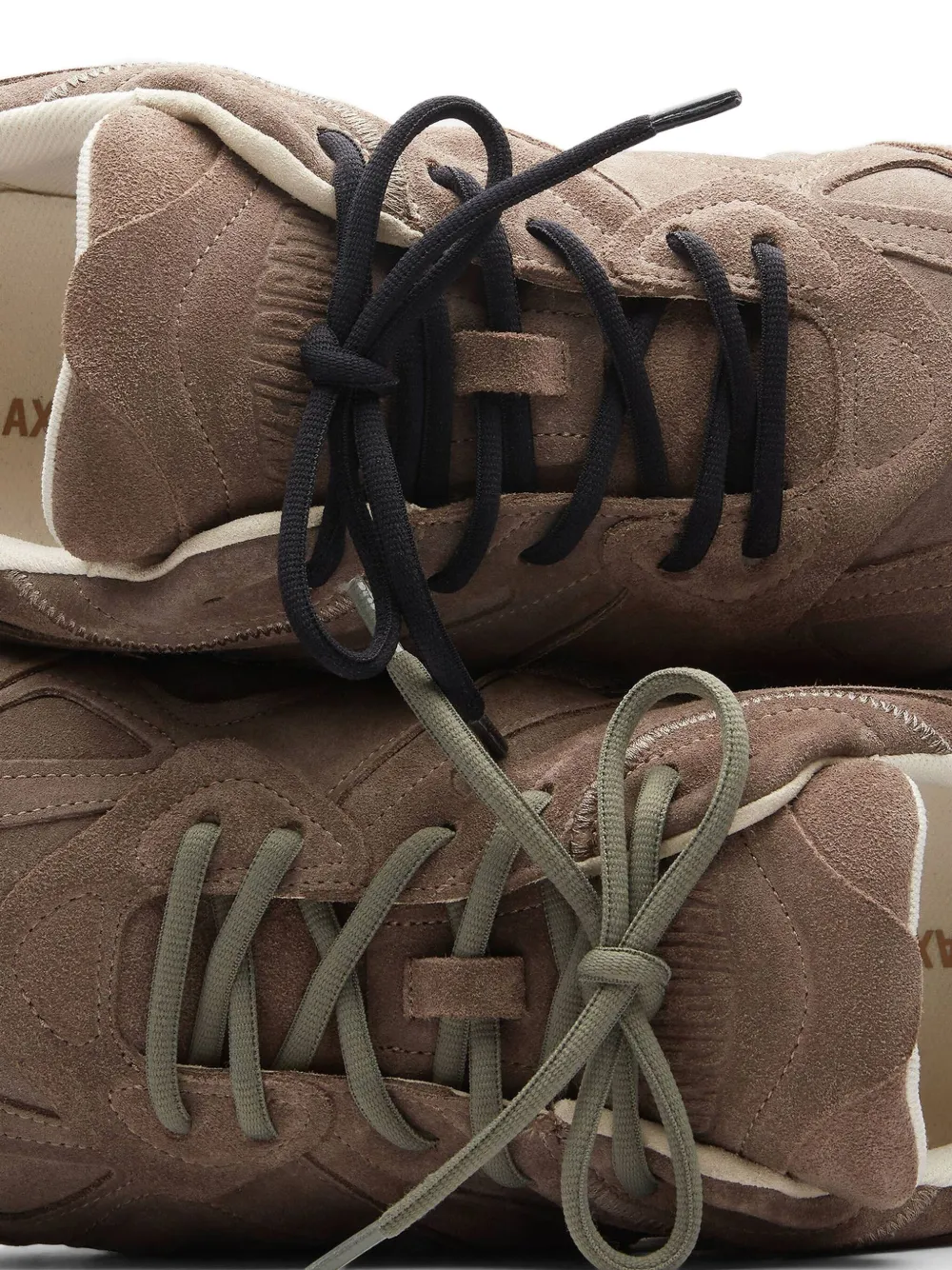 Axel Arigato Slow Runner sneakers met suède vlakken Bruin