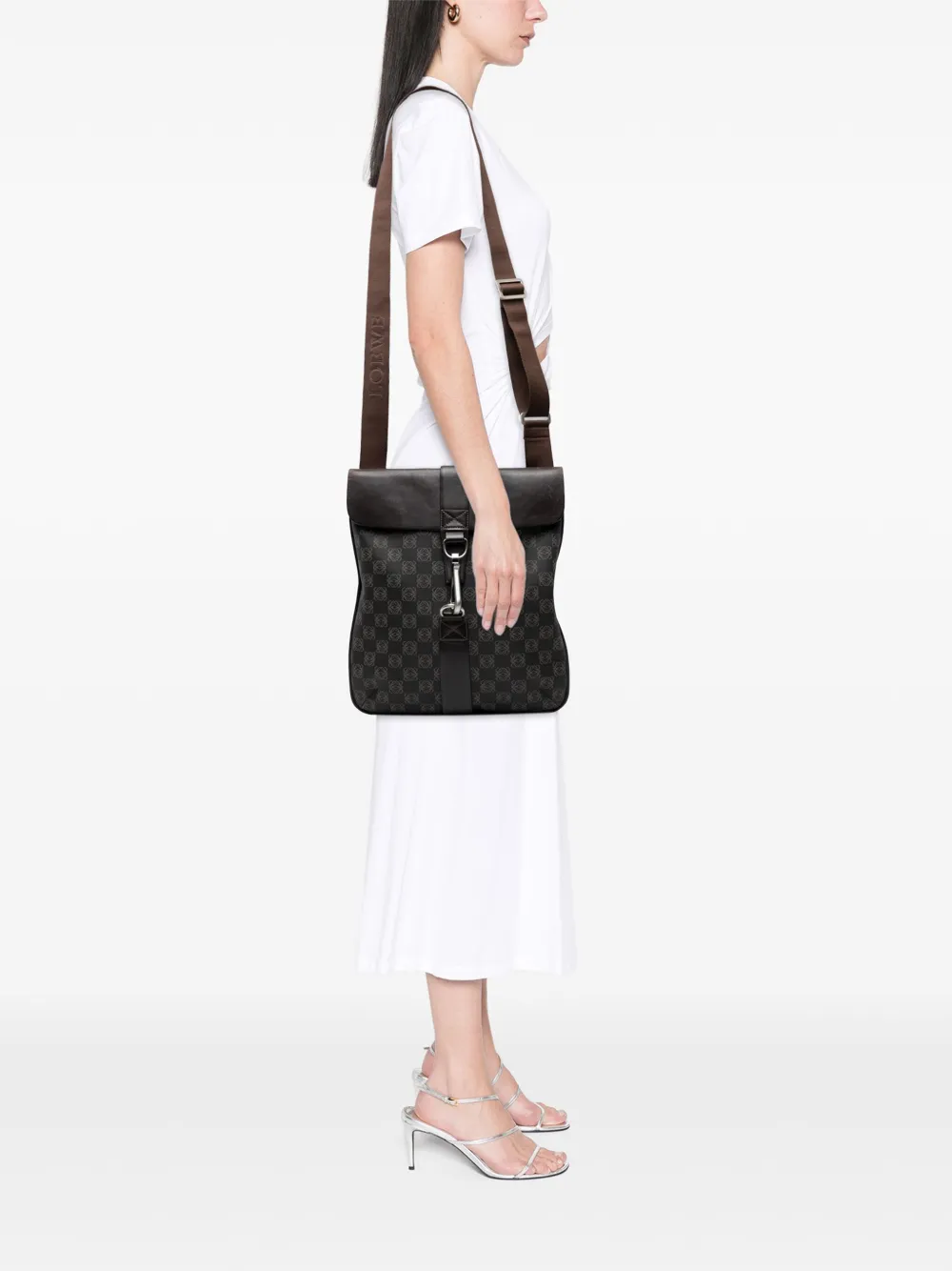 Loewe Pre-Owned 2010-2025 Anagram Coated Canvas crossbody bag | Pre-Owned | Image 2