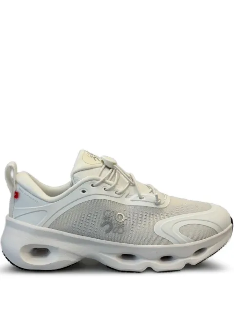 LOEWE tenis con agujetas en colaboración con On cloudsolo