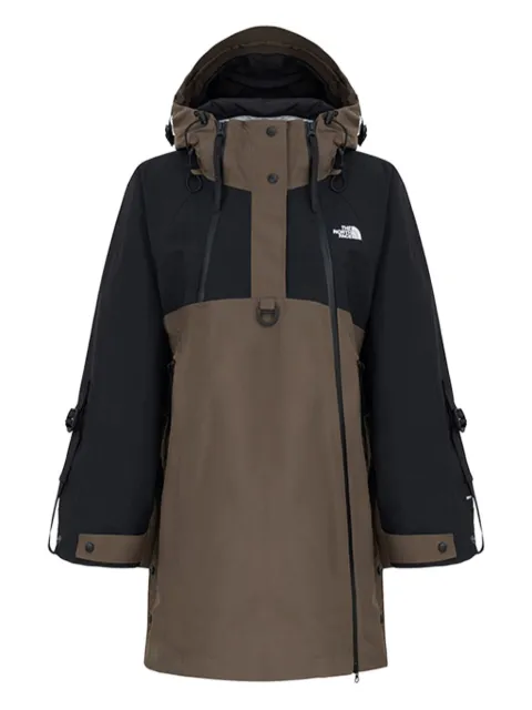 The North Face abrigo estilo capa con paneles y capucha