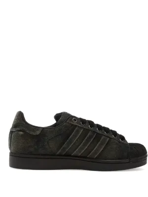 Adidas Gazelle “Triple Black” スニーカー | ブラック | FARFETCH JP