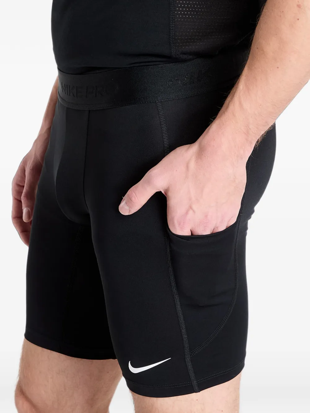 Nike Dri-FIT long shorts Geel