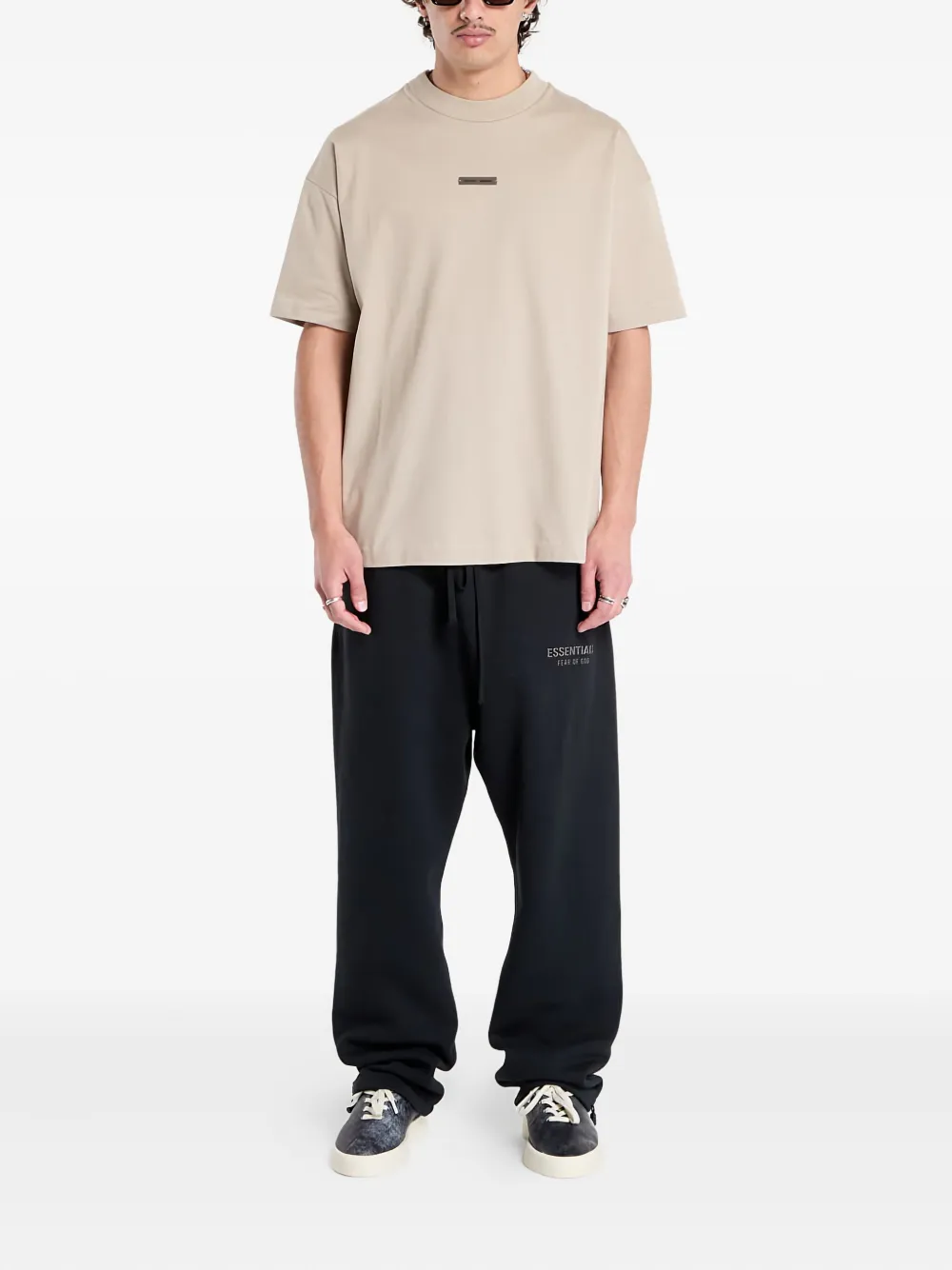 FEAR OF GOD ESSENTIALS logo-plaque T-shirt - Beige