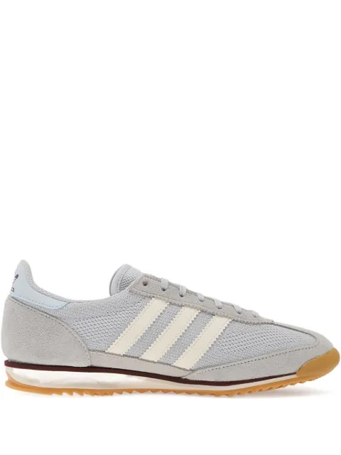 adidas tenis bajos con paneles de gamuza