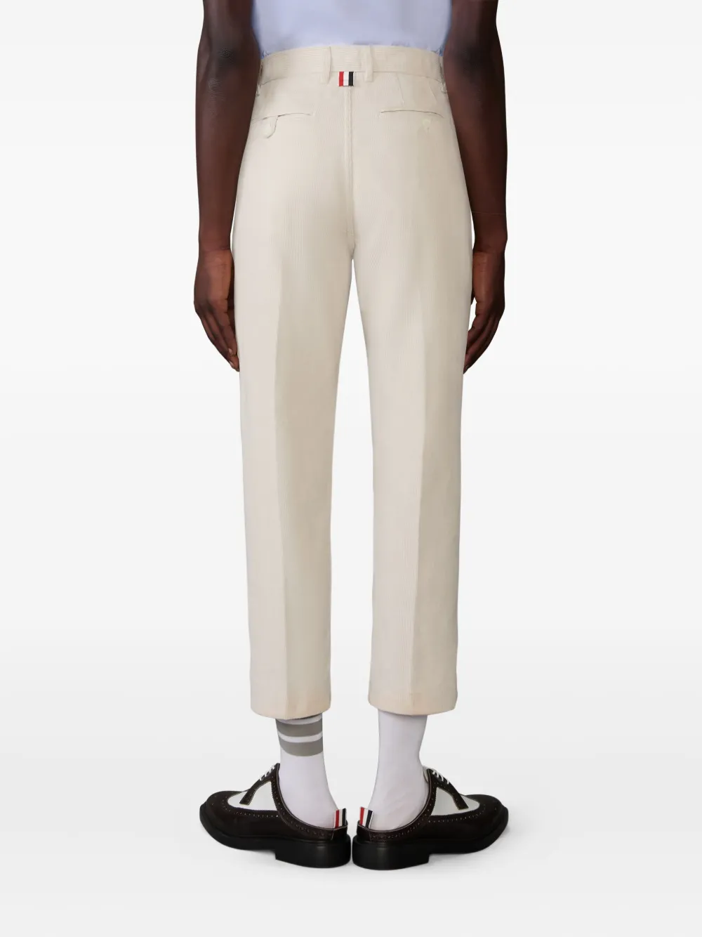 Thom Browne Chino met toelopende pijpen en ribfluwelen textuur Beige