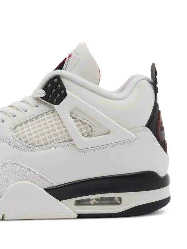 Jordan Air Jordan 4 Retro Flight Club Sneakers | White | FARFETCH