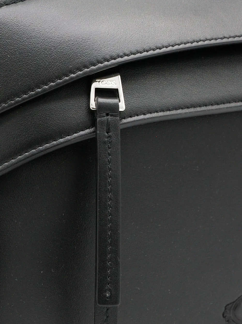 Tod's Small Wave Leather Shoulder Bag In Black