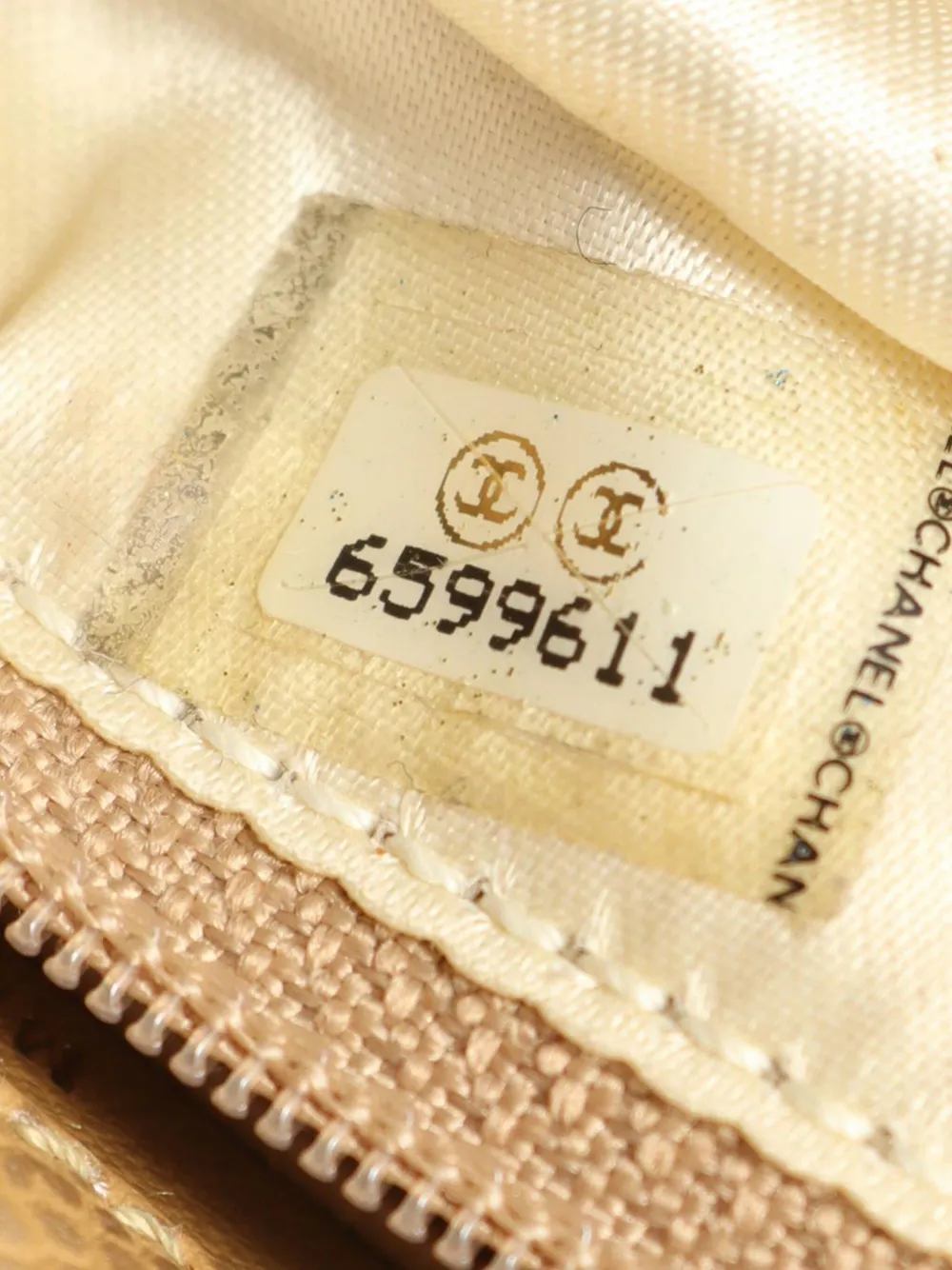 Pre-owned Chanel 2000-2002 Caviar Cc Turnlock Single Flap Handbag In Brown